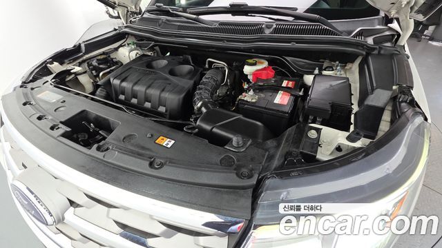 Ford Explorer 2.3 Limited 4WD 5th 2018 — фото 6