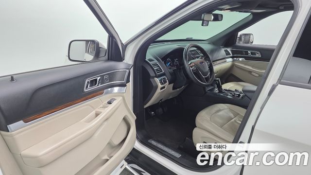 Ford Explorer 2.3 Limited 4WD 5th 2018 — фото 10