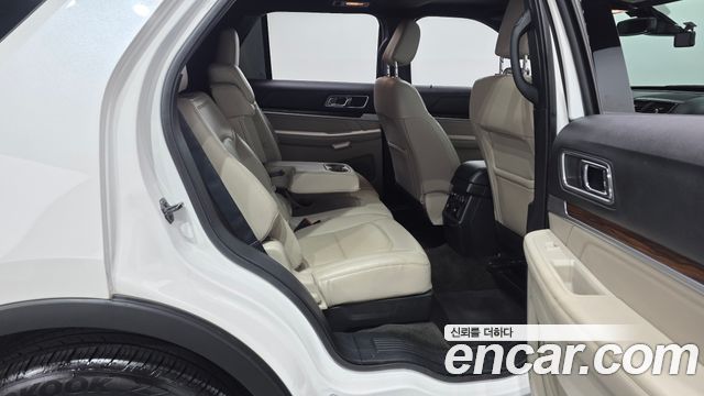 Ford Explorer 2.3 Limited 4WD 5th 2018 — фото 11