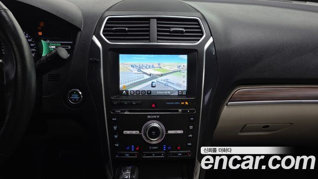 Ford Explorer 2.3 Limited 4WD 5th 2018 — фото 13