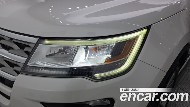 Ford Explorer 2.3 Limited 4WD 5th 2018 — фото 22