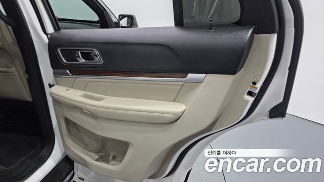 Ford Explorer 2.3 Limited 4WD 5th 2018 — фото 25