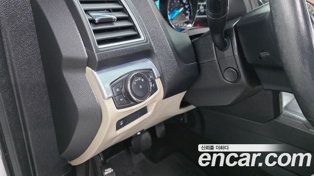 Ford Explorer 2.3 Limited 4WD 5th 2018 — фото 28