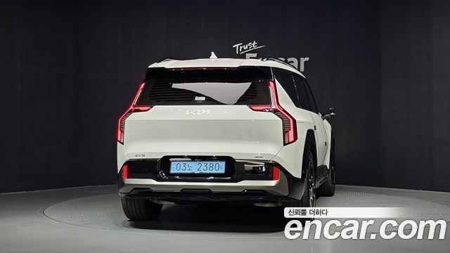 Kia EV9 Long Range 4WD GT Line 2024 — фото 4