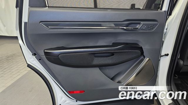 Kia EV9 Long Range 4WD GT Line 2024 — фото 25