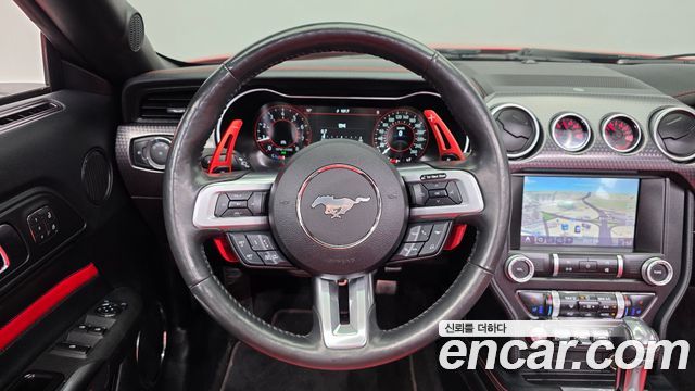 Ford Mustang Convertible 2019 — фото 13