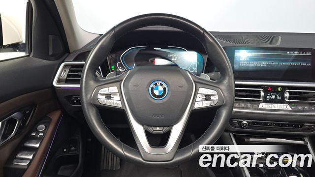 BMW 3 Series (G20) 330e Luxury 2022 — фото 13