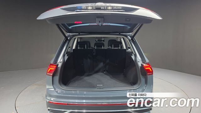 Volkswagen Tiguan (II) 2.0 TDI Prestige 2021 — фото 32