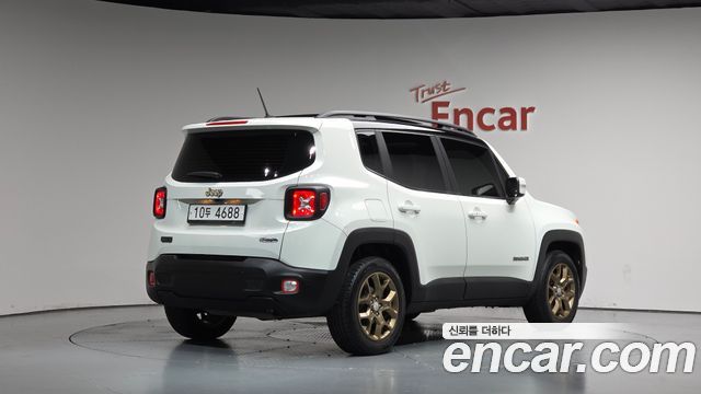 Jeep Renegade 2.4 Longitude 2017 — фото 2
