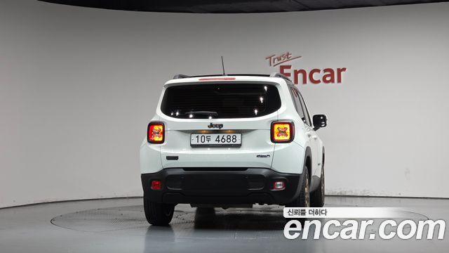 Jeep Renegade 2.4 Longitude 2017 — фото 4