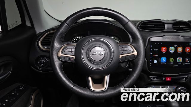 Jeep Renegade 2.4 Longitude 2017 — фото 13