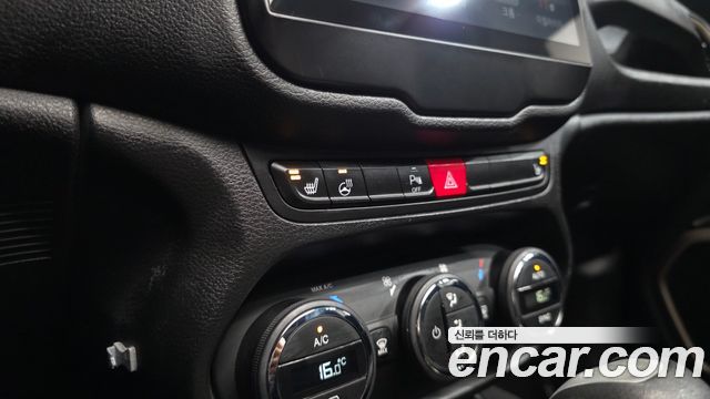 Jeep Renegade 2.4 Longitude 2017 — фото 18