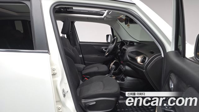 Jeep Renegade 2.4 Longitude 2017 — фото 26
