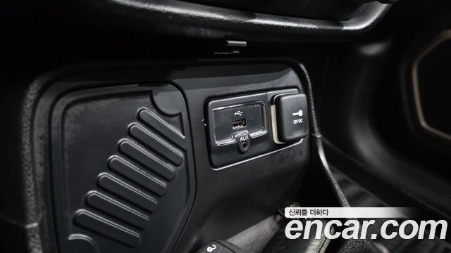 Jeep Renegade 2.4 Longitude 2017 — фото 32