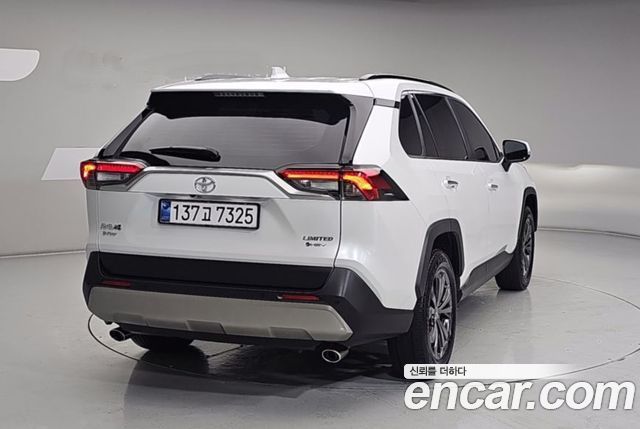 Toyota RAV4 (V) 2.5 4WD Hybrid 2025 — фото 2