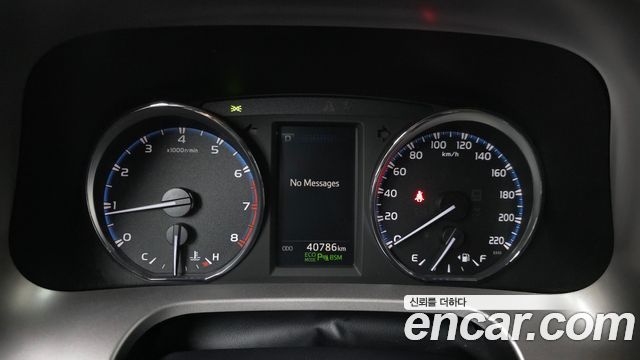 Toyota RAV4 2.5 2WD 4th 2017 — фото 8