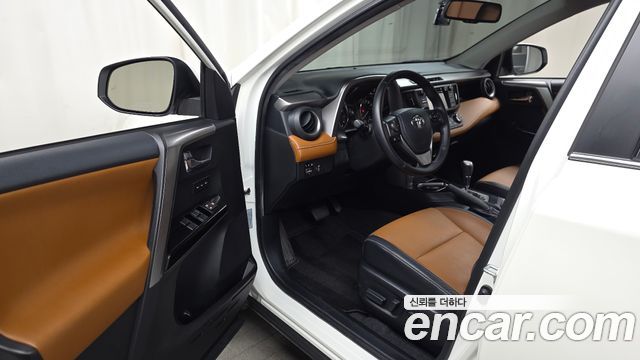 Toyota RAV4 2.5 2WD 4th 2017 — фото 10