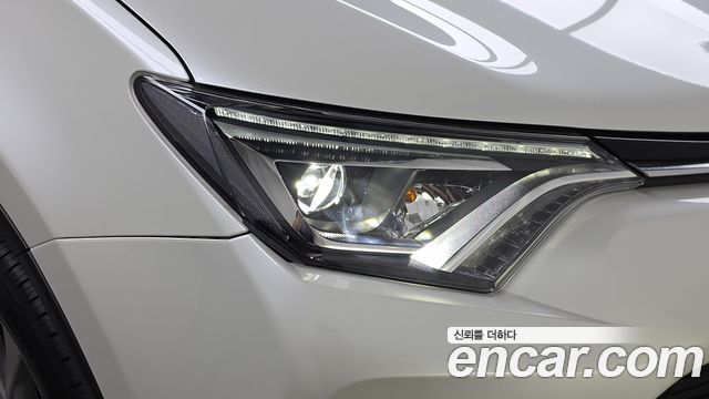 Toyota RAV4 2.5 2WD 4th 2017 — фото 22