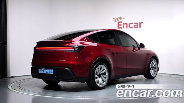 Tesla Model Y Long Range AWD 2025 — фото 2