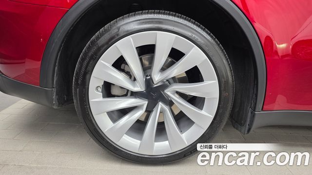 Tesla Model Y Long Range AWD 2025 — фото 5