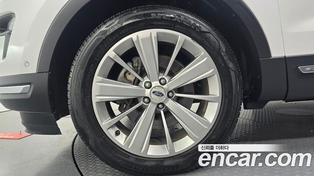 Ford Explorer 2.3 Limited 4WD 5th 2018 — фото 5