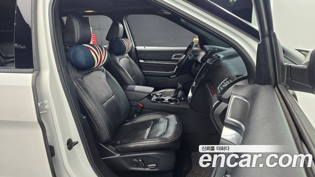 Ford Explorer 2.3 Limited 4WD 5th 2018 — фото 10