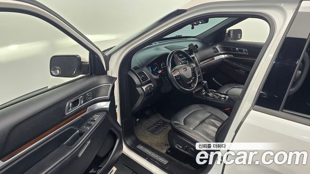 Ford Explorer 2.3 Limited 4WD 5th 2018 — фото 11
