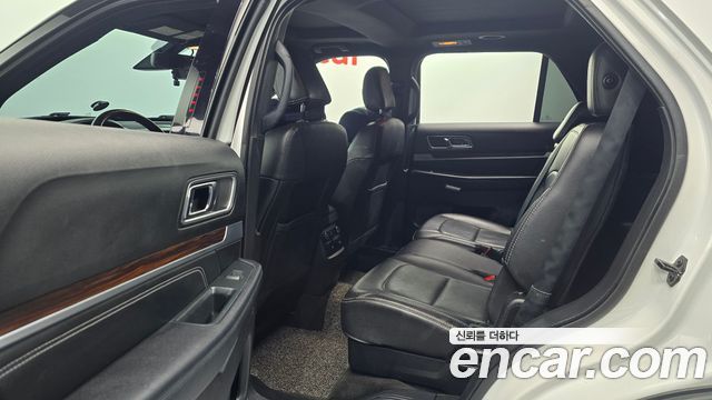 Ford Explorer 2.3 Limited 4WD 5th 2018 — фото 12