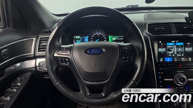 Ford Explorer 2.3 Limited 4WD 5th 2018 — фото 13
