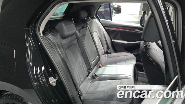 Volkswagen Golf (VIII) 2.0 TDI Prestige 2025 — фото 15