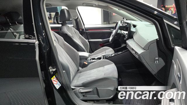 Volkswagen Golf (VIII) 2.0 TDI Prestige 2025 — фото 16