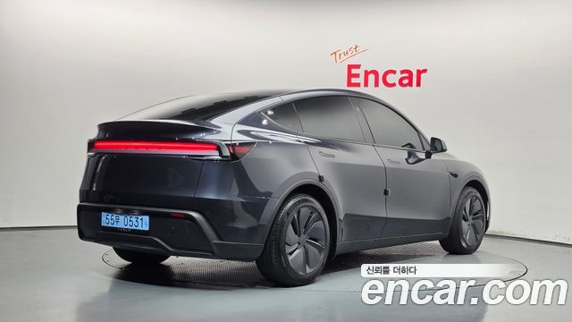 Tesla Model Y RWD 2025 — фото 2