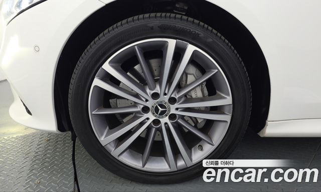 Mercedes-Benz CLS-Class (C257) CLS400d 4MATIC 2019 — фото 5