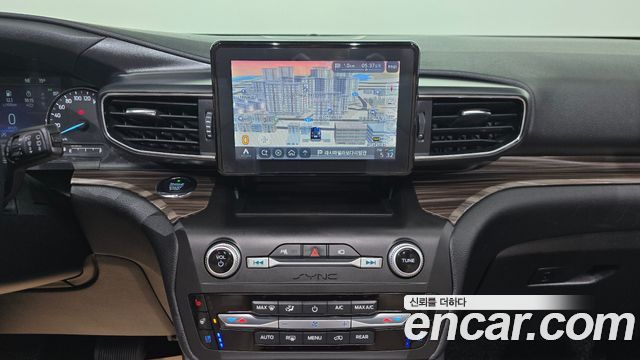 Ford Explorer (VI) 2.3 LimIted 4WD 2020 — фото 17