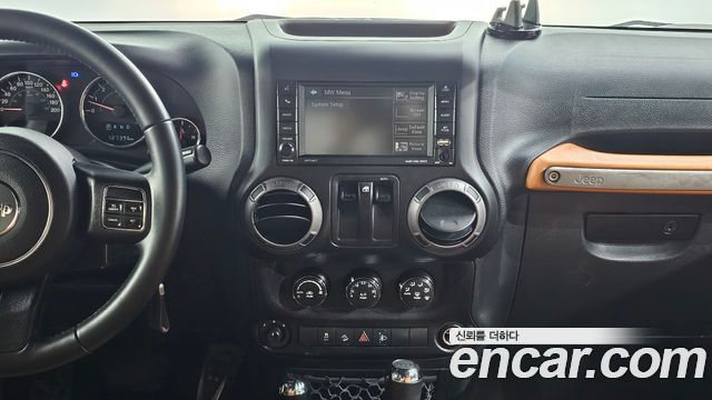 Jeep Wrangler (JK) 3.6 Sport 2Door 2017 — фото 14