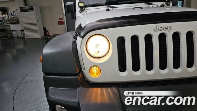 Jeep Wrangler (JK) 3.6 Sport 2Door 2017 — фото 22