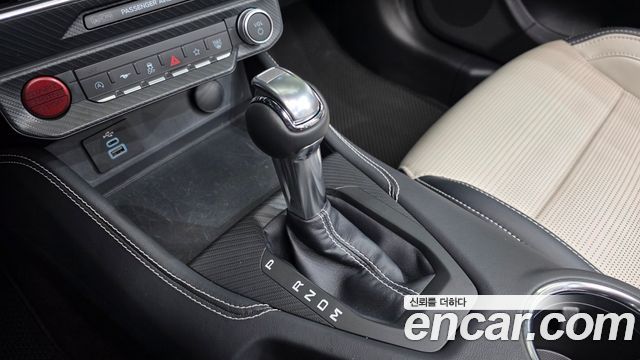 Ford Mustang (VII) 2.3 Ecoboost Premium Convertible 2025 — фото 9