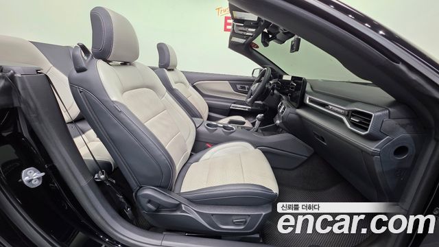 Ford Mustang (VII) 2.3 Ecoboost Premium Convertible 2025 — фото 10