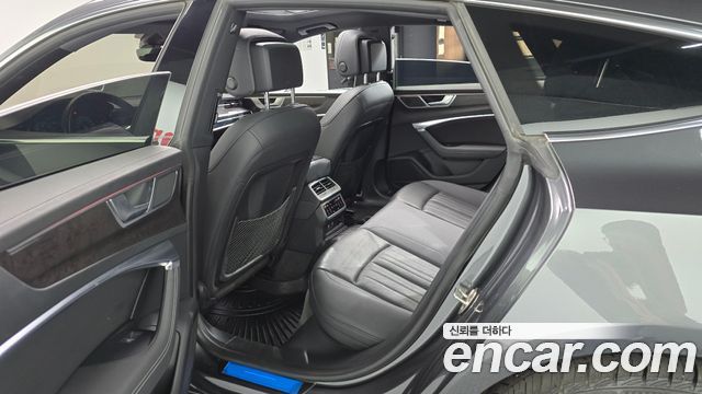 Audi A7 (4K) 45 TDI Quattro Premium 2021 — фото 11