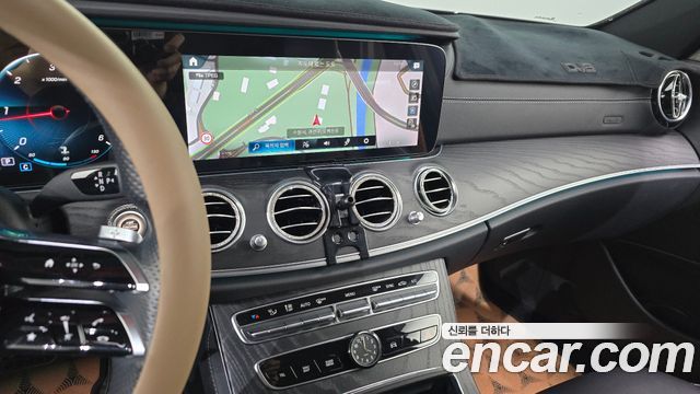 Mercedes-Benz E-Class (W213) E220d 4MATIC AMG Line 2021 — фото 12
