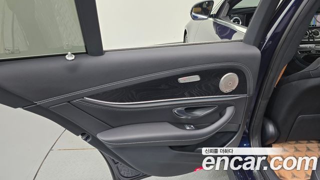 Mercedes-Benz E-Class (W213) E220d 4MATIC AMG Line 2021 — фото 25