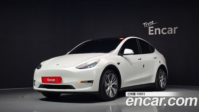 Tesla Model Y Standard Range RWD
