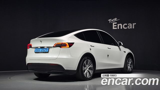 Tesla Model Y Standard Range RWD 2021 — фото 2