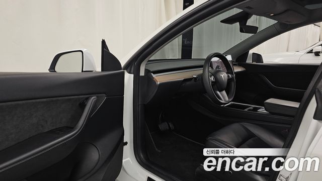 Tesla Model Y Standard Range RWD 2021 — фото 10