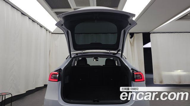 Tesla Model Y Standard Range RWD 2021 — фото 18