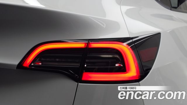 Tesla Model Y Standard Range RWD 2021 — фото 23