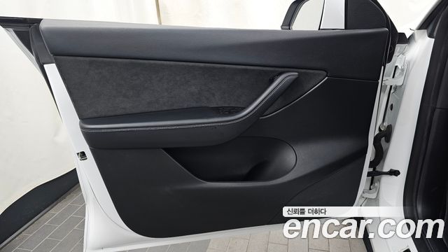 Tesla Model Y Standard Range RWD 2021 — фото 24