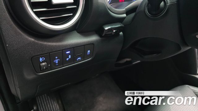 Hyundai Kona 1.6 Turbo 2WD Modern pop 2018 — фото 24