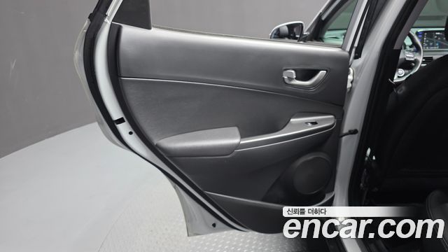 Hyundai Kona 1.6 Turbo 2WD Modern pop 2018 — фото 31