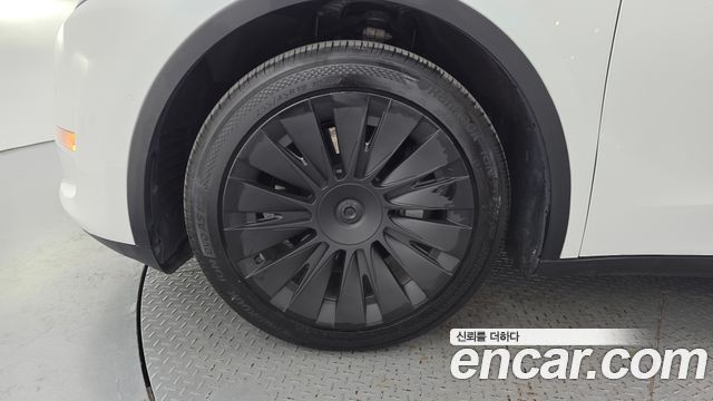 Tesla Model Y Long Range AWD 2021 — фото 5